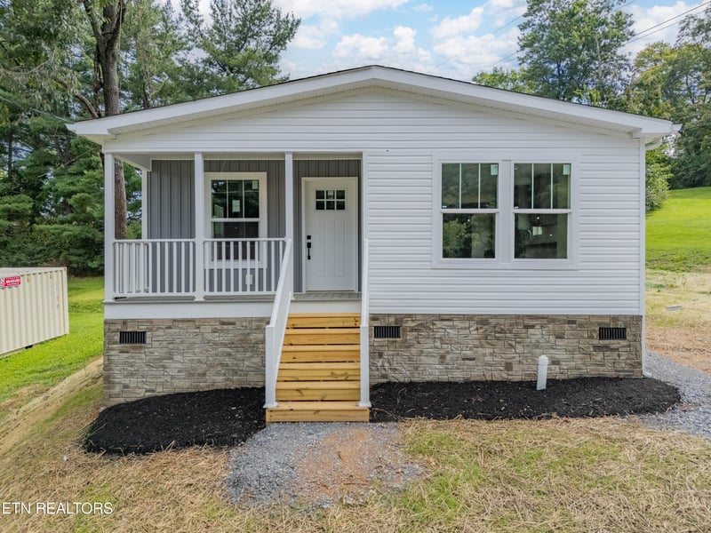 1813 Housley Cir, Morristown, TN 37814