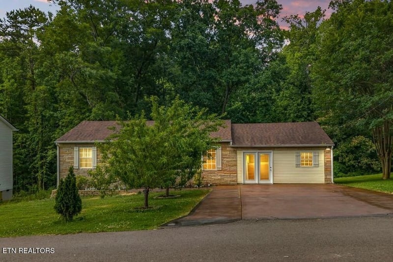 1814 Fenwood Dr, Knoxville, TN 37918