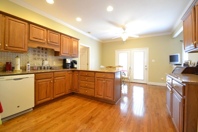1814 Fleming Valley Ln, Knoxville, TN 37938