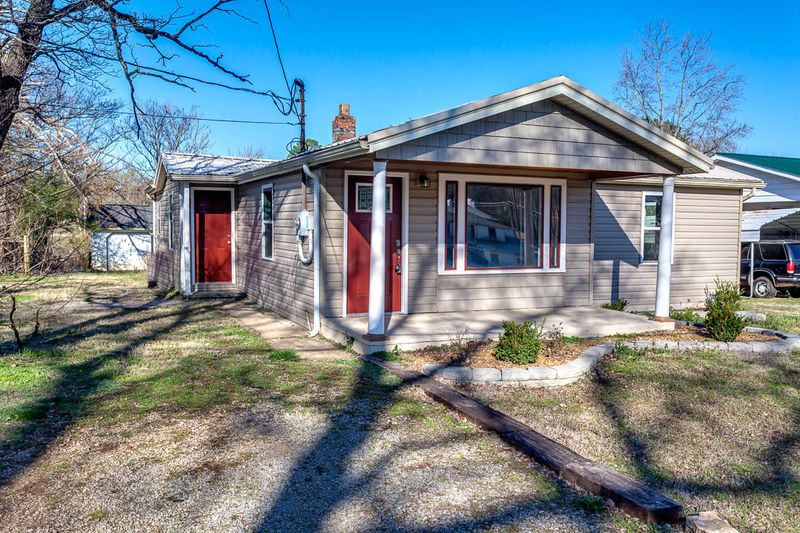 1815 Palos St, Athens, TN 37303