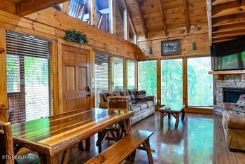 1816 N Dogwood Ln, Sevierville, TN 37876