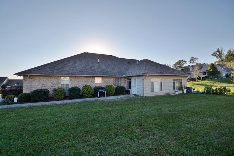 1816 Placid Dr, Sevierville, TN 37862