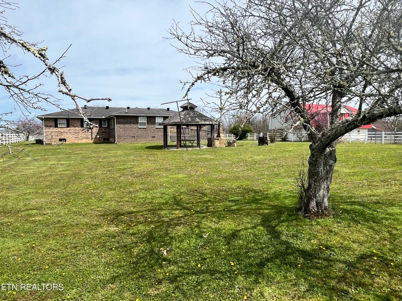 1817 Nashville Hwy, Lancing, TN 37770