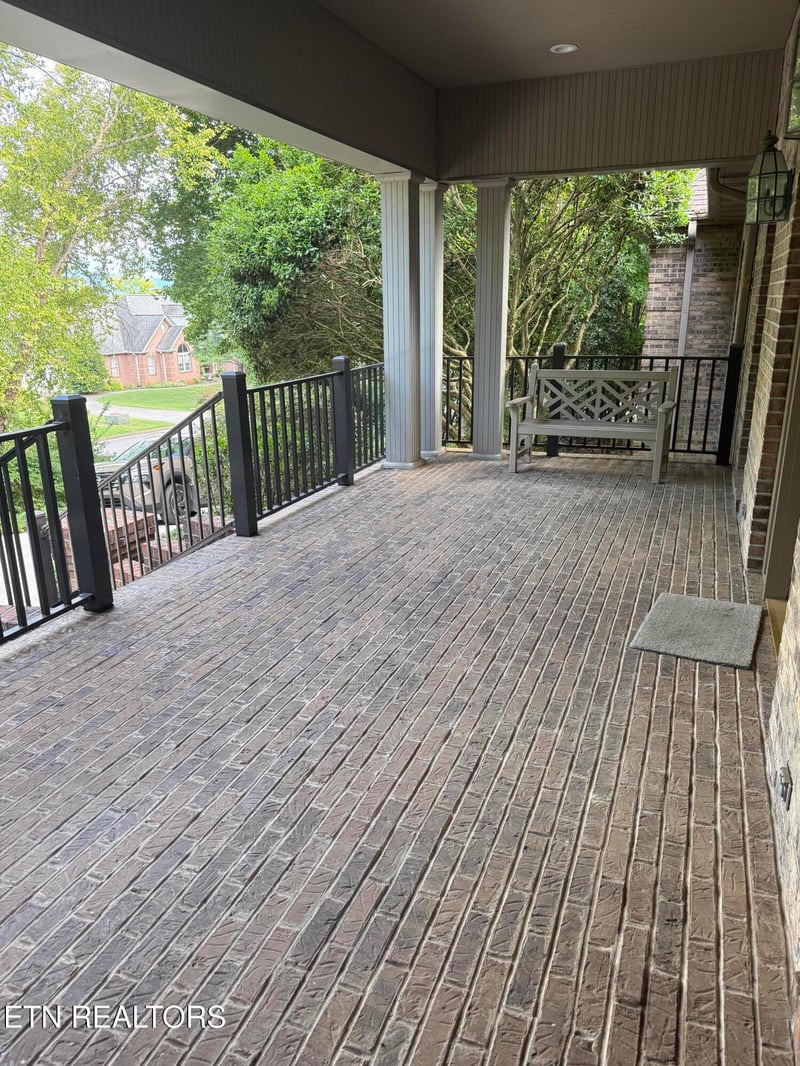 1817 Peppertree Dr, Alcoa, TN 37701