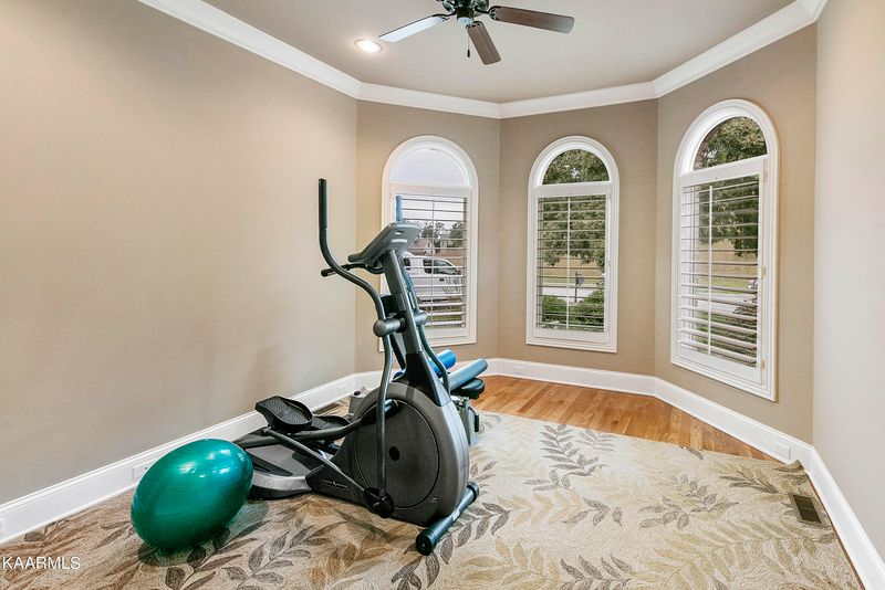 1817 Rockford Ln, Knoxville, TN 37922