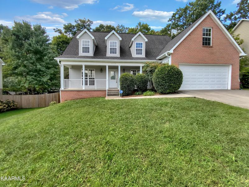 1817 Silver Cloud Ln, Knoxville, TN 37909