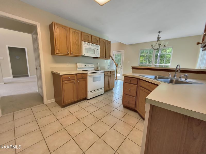 1817 Silver Cloud Ln, Knoxville, TN 37909