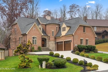 1818 Calgary Falls Ln, Knoxville, TN 37931