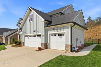 1818 English Ivy Ln, Knoxville, TN 37932