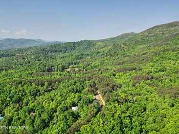 1818 Ridgecrest Dr, Sevierville, TN 37876