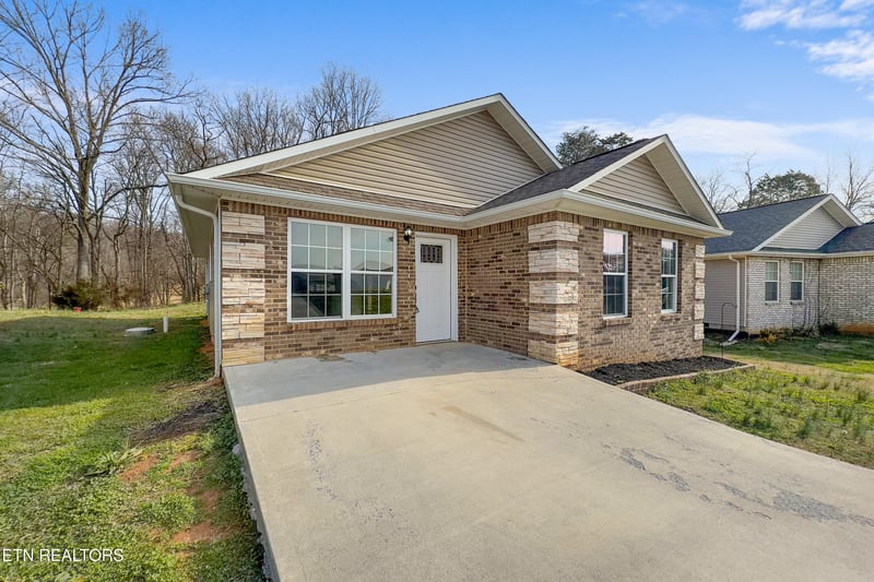 1818 Watauga St, Sevierville, TN 37876