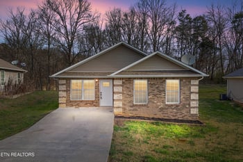 1818 Watauga St, Sevierville, TN 37876