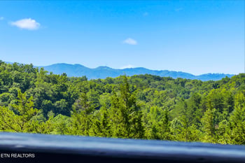 1819 Cody View Way, Sevierville, TN 37876