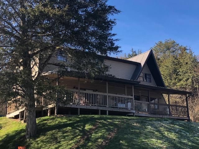 1819 Mountain Dr, Sevierville, TN 37876