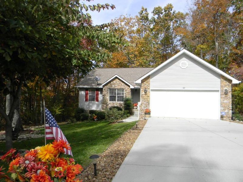 182 Albemarle Ln, Fairfield Glade, TN 38558