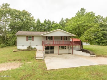 182 Humphrey Cemetery Cir, Heiskell, TN 37754