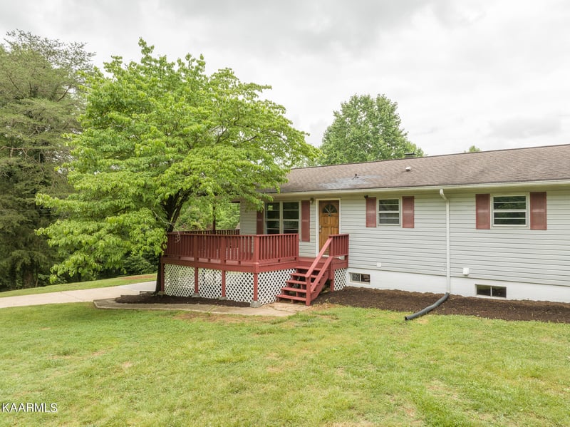 182 Humphrey Cemetery Cir, Heiskell, TN 37754