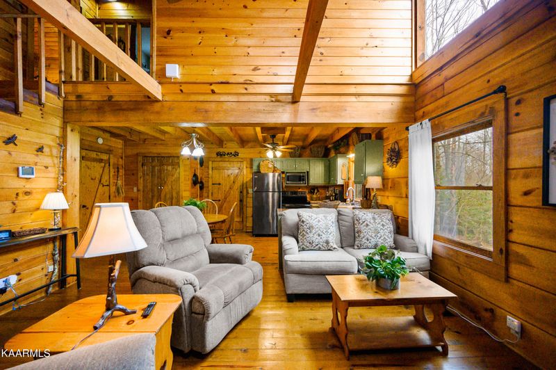 182 Lail Ln, Townsend, TN 37882