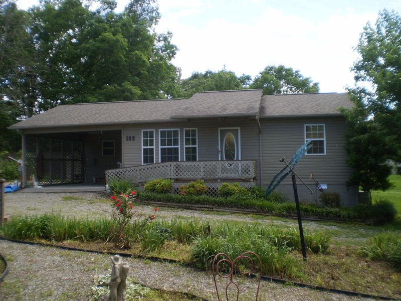 182 Towering Tr, Crossville, TN 38555