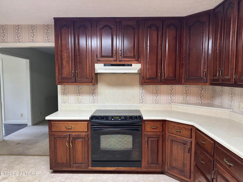 182 Whippoorwill Dr, Oak Ridge, TN 37830