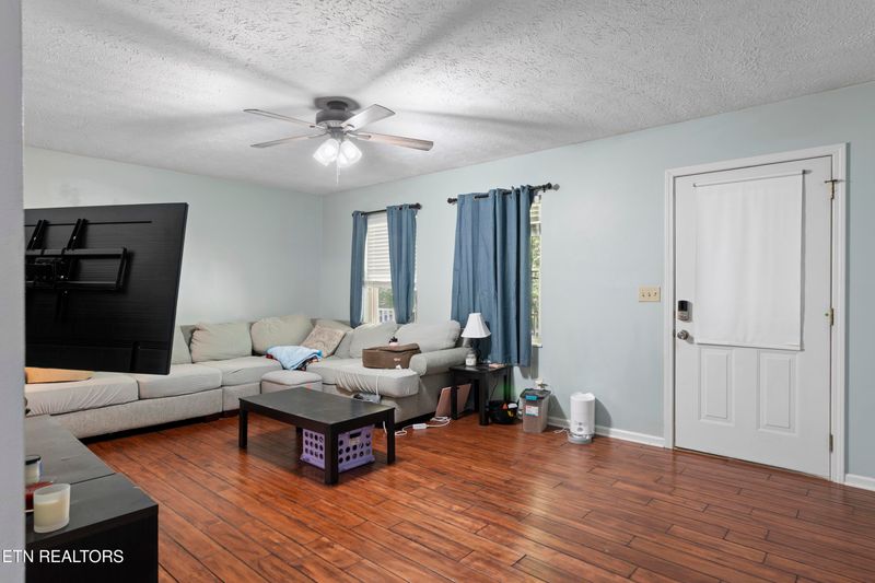 182 Woodvine St, Jacksboro, TN 37757