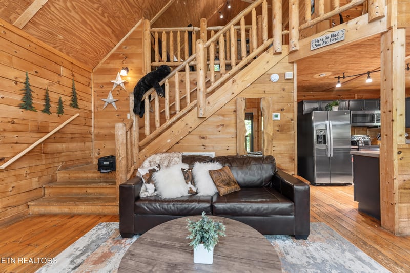 1820 Beach Front Dr, Sevierville, TN 37876
