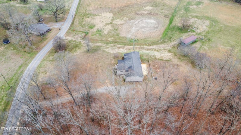 18200 Sunnyside Rd, Philadelphia, TN 37846