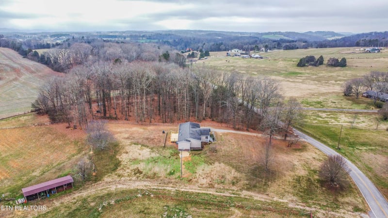18200 Sunnyside Rd, Philadelphia, TN 37846