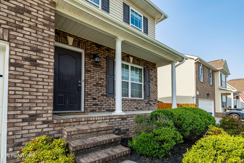 1821 Point Wood Dr, Knoxville, TN 37920