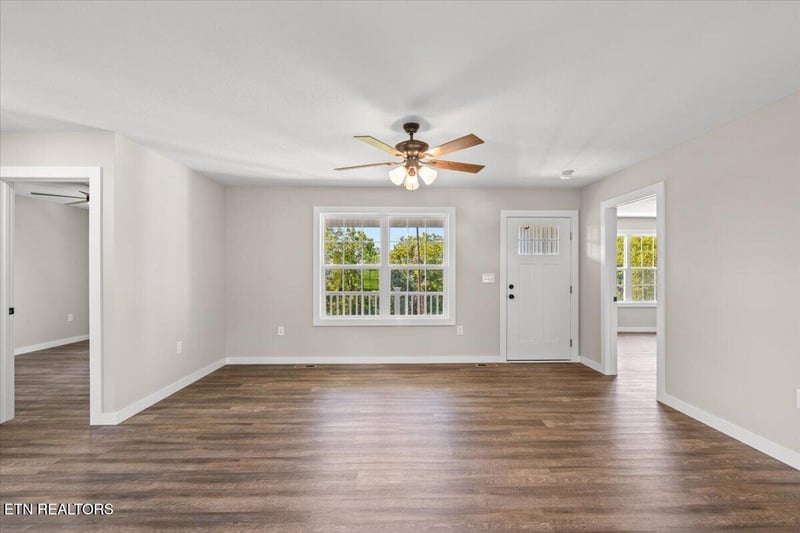 1822 Loop Rd, Lafollette, TN 37766