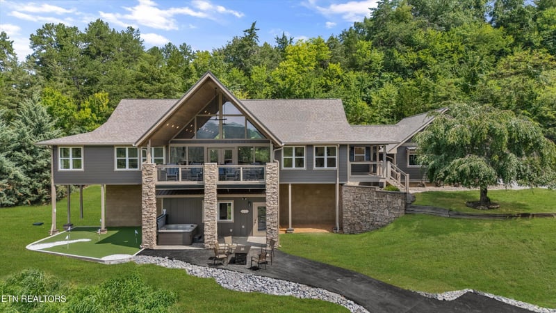 1823 Alvins Ridge Dr, Sevierville, TN 37876