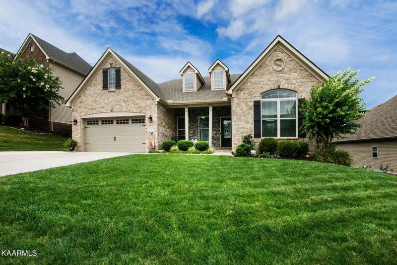 1823 Misty Cloud Ln, Knoxville, TN 37932