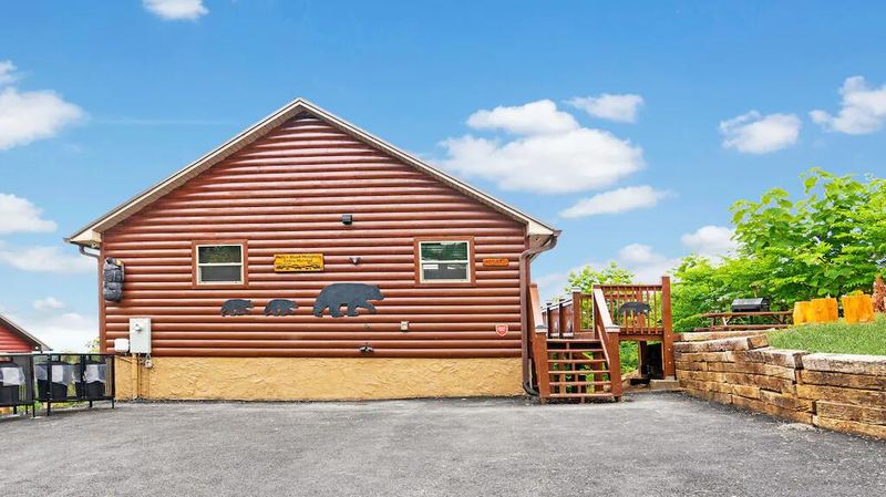 1823 Wild Pine Way, Sevierville, TN 37876