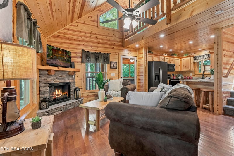 1824 Rhododendron Ln, Sevierville, TN 37876