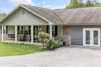 1825 Sunnydale Dr, Sevierville, TN 37862