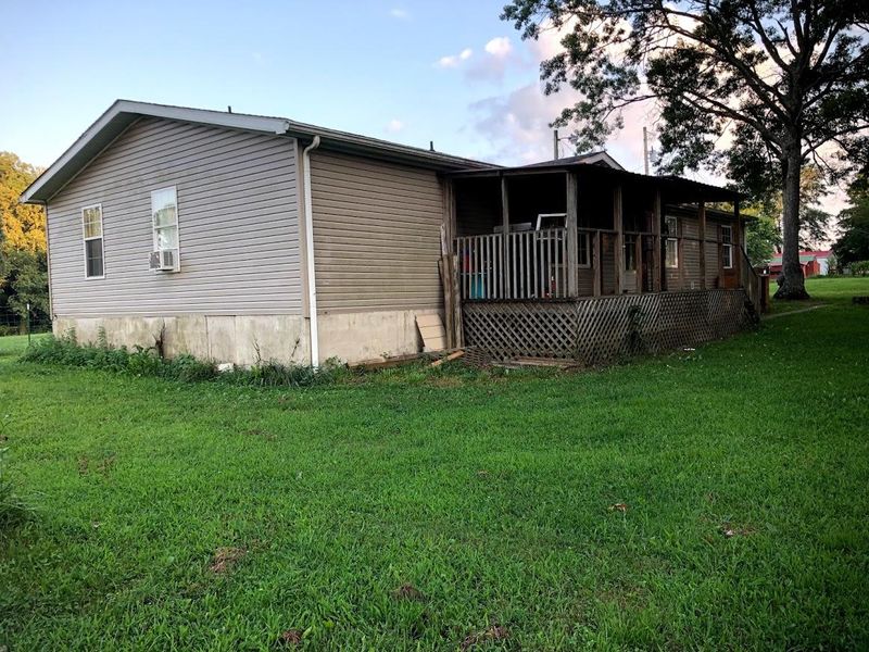 1826 Meister Hills Rd, Deer Lodge, TN 37726
