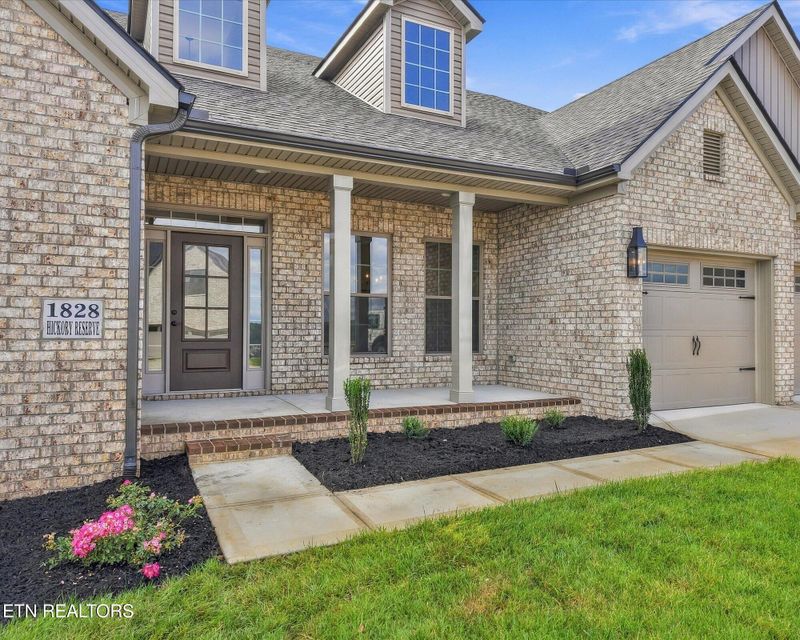1828 Hickory Reserve Rd, Knoxville, TN 37932