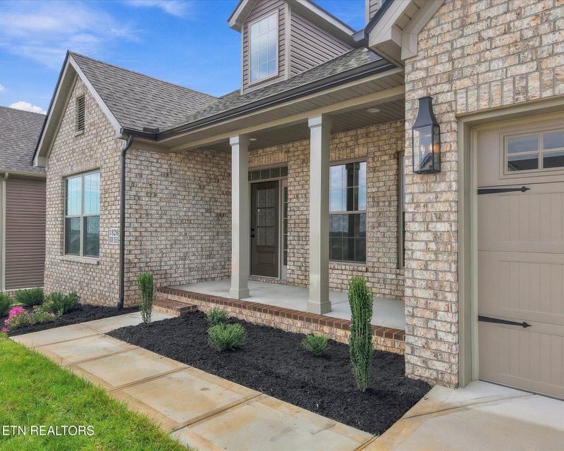 1828 Hickory Reserve Rd, Knoxville, TN 37932
