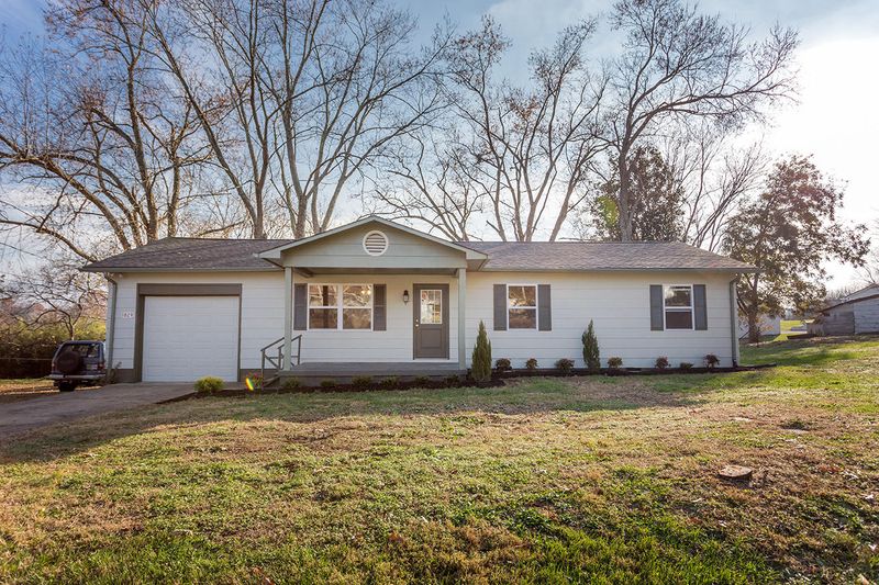 1829 Monroe St, Sweetwater, TN 37874