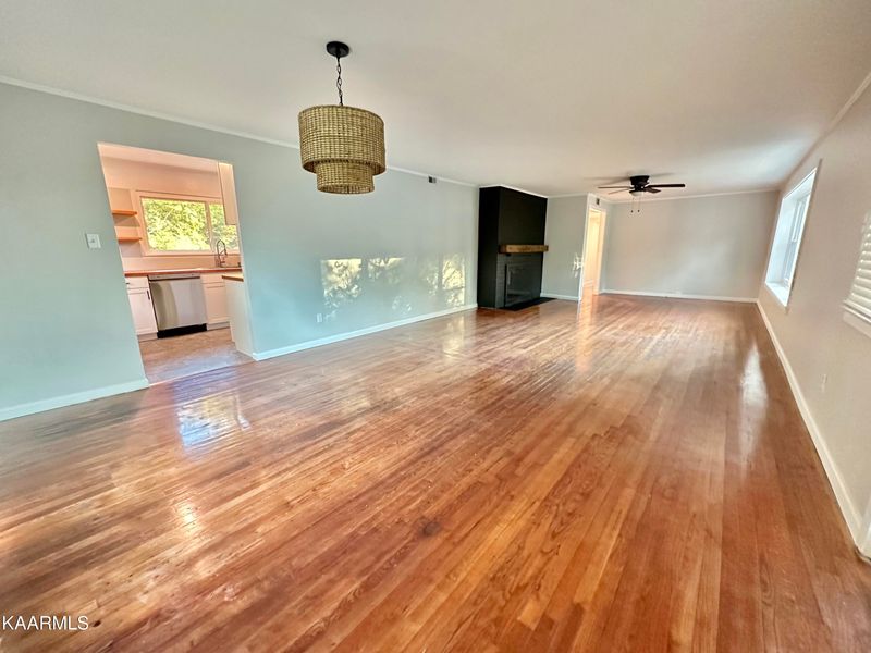 183 California Ave, Oak Ridge, TN 37830