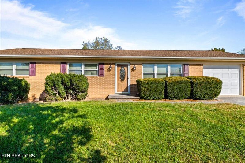 183 E Meadowbrook Ln, Lafollette, TN 37766