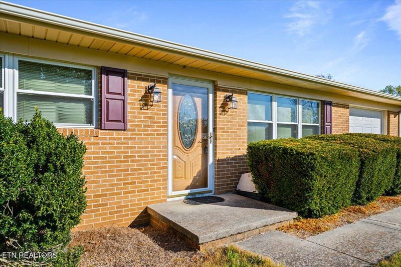 183 E Meadowbrook Ln, Lafollette, TN 37766