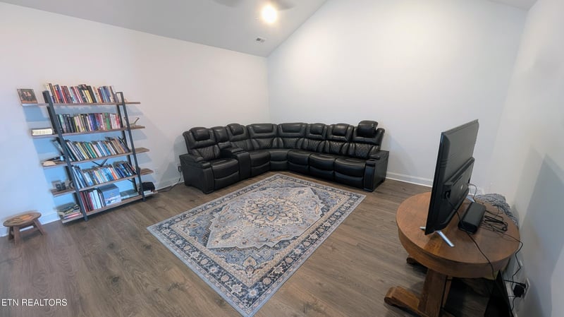 183 Elise Way, Lenoir City, TN 37771