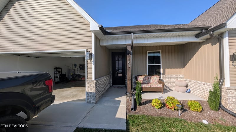 183 Elise Way, Lenoir City, TN 37771
