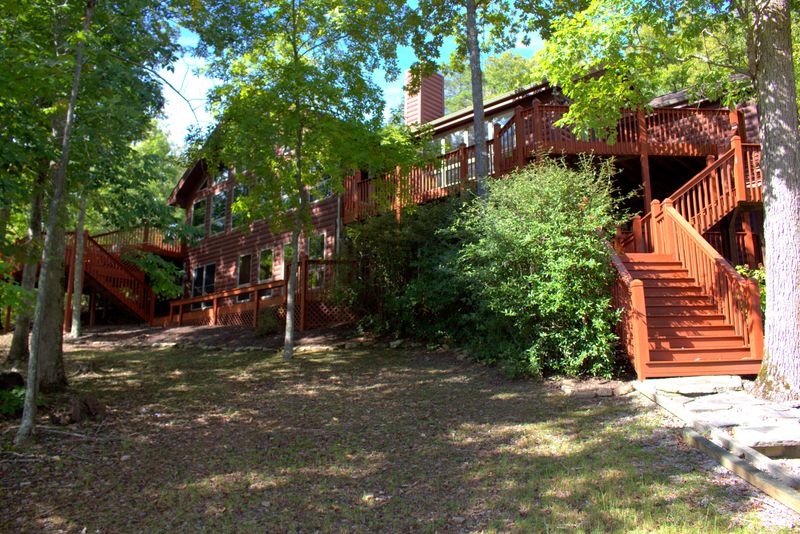 183 Emerald Pt, Sharps Chapel, TN 37866