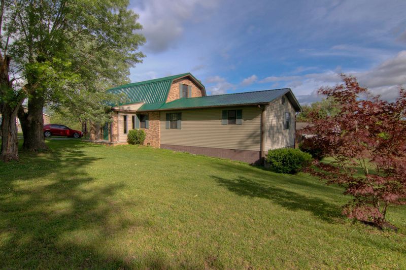 183 Jacksboro Elementary School Rd, Jacksboro, TN 37757