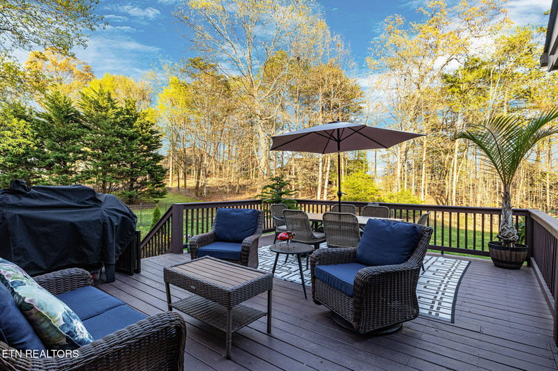 183 Lake Crest Dr, Lenoir City, TN 37772