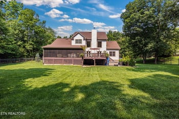 183 Lake Crest Dr, Lenoir City, TN 37772