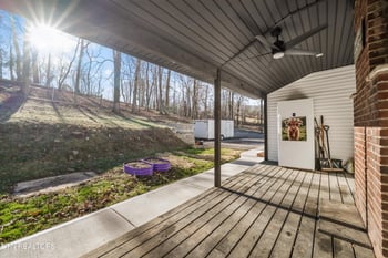 183 Laurel Rd, Clinton, TN 37716