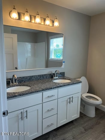 183 Meadow Dr, Oliver Springs, TN 37840